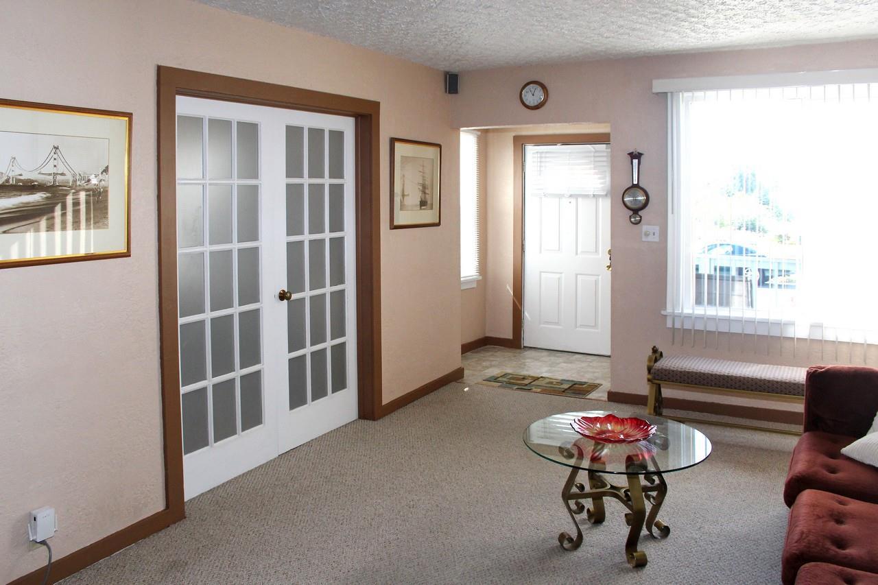 110 W Gray Ct - Photo 3