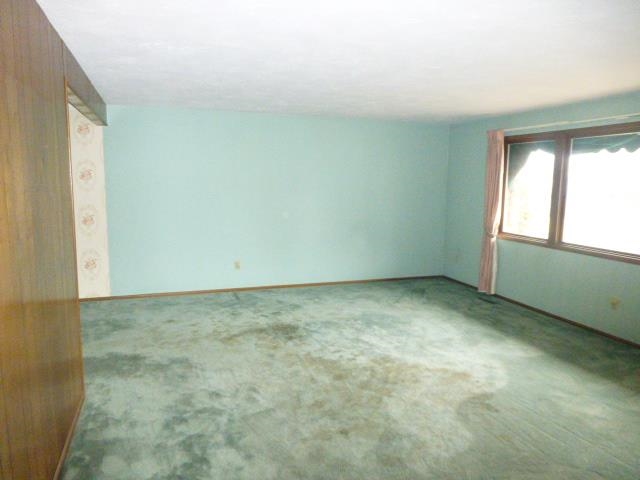 7112 N Drumheller St - Photo 2