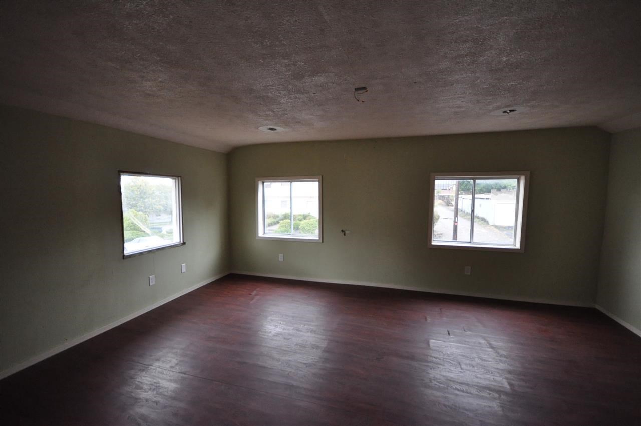 703 W NORA Ave - Photo 17