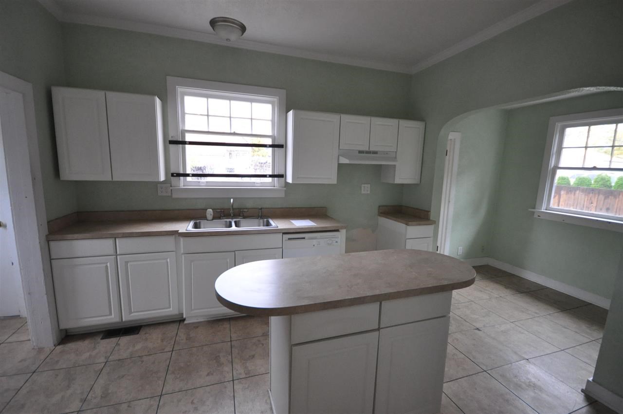 703 W NORA Ave - Photo 6