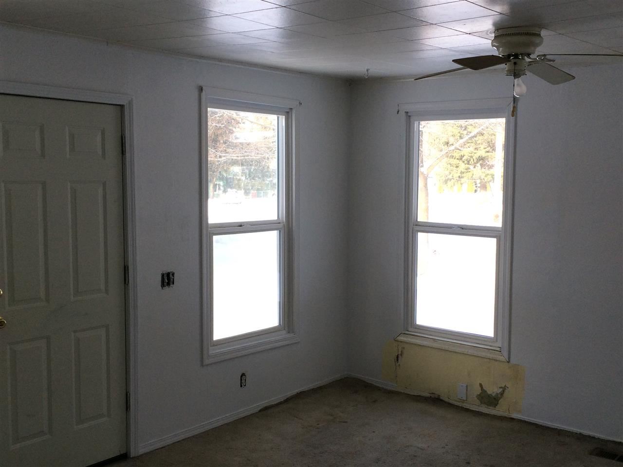 211 S High St - Photo 9