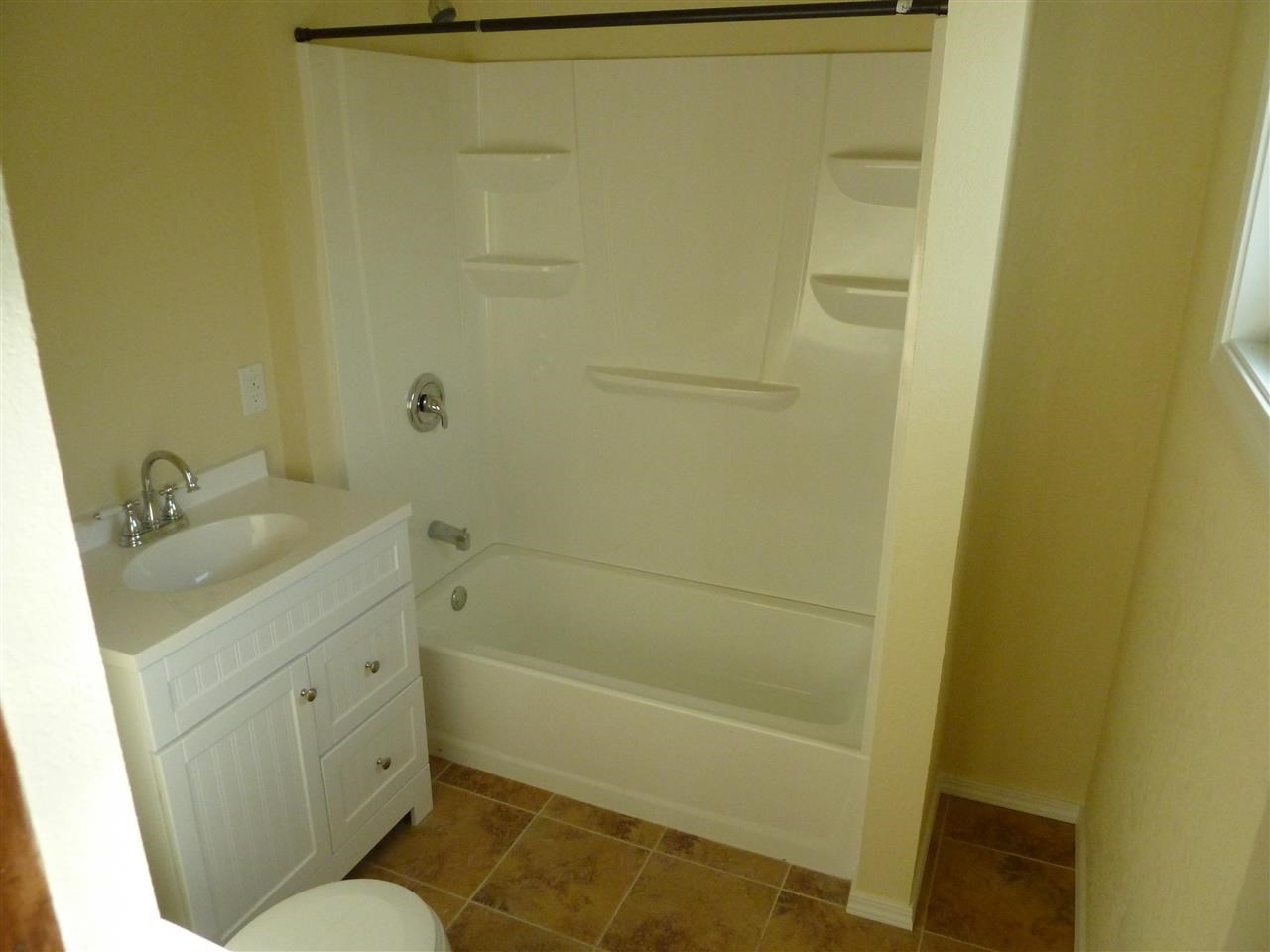 318 G St - Photo 11