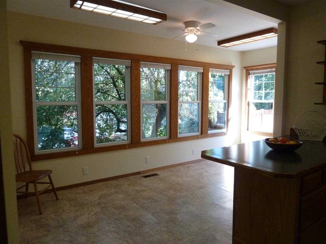318 G St - Photo 3