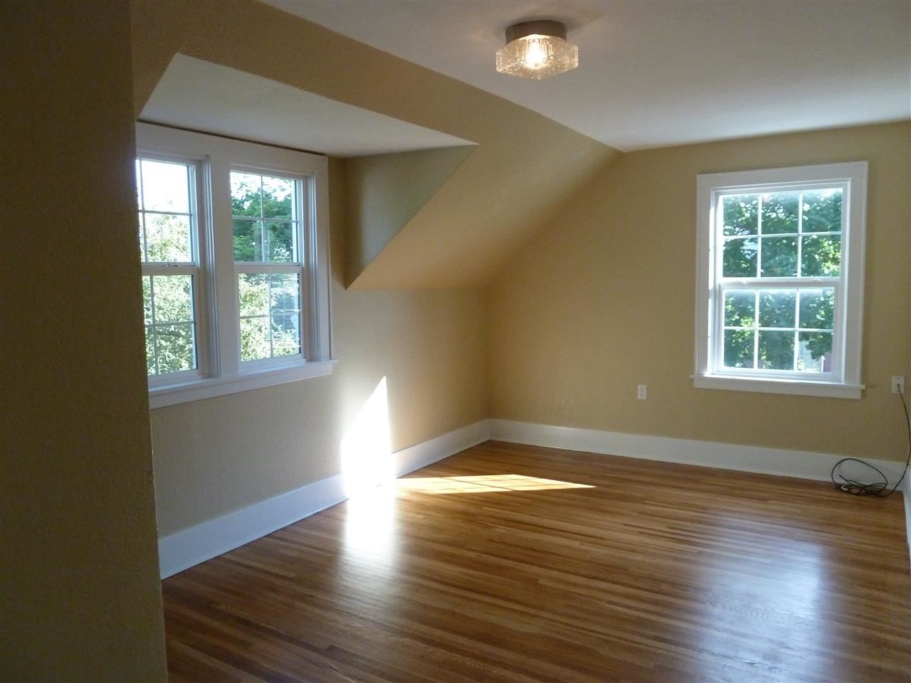 318 G St - Photo 9