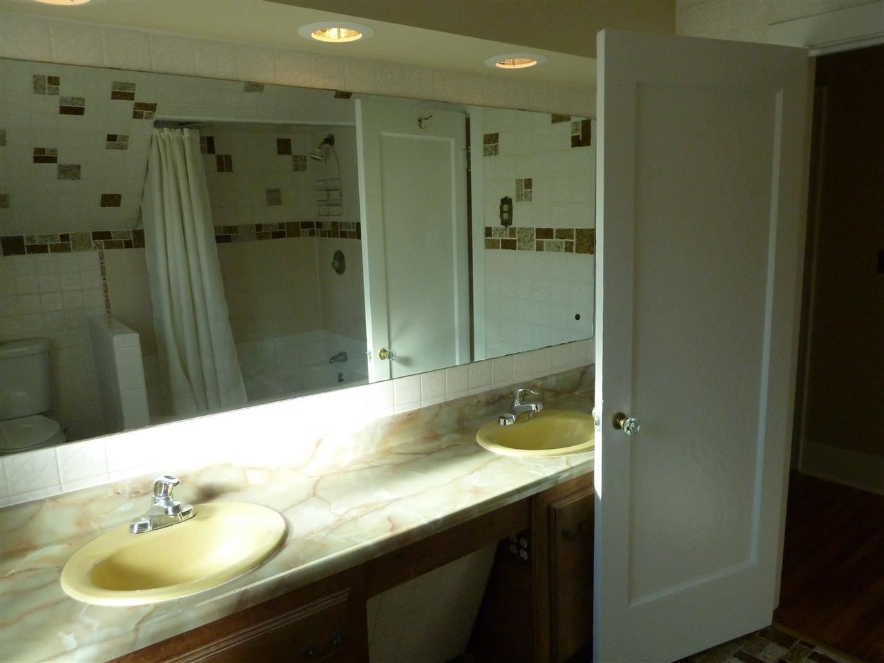 318 G St - Photo 10
