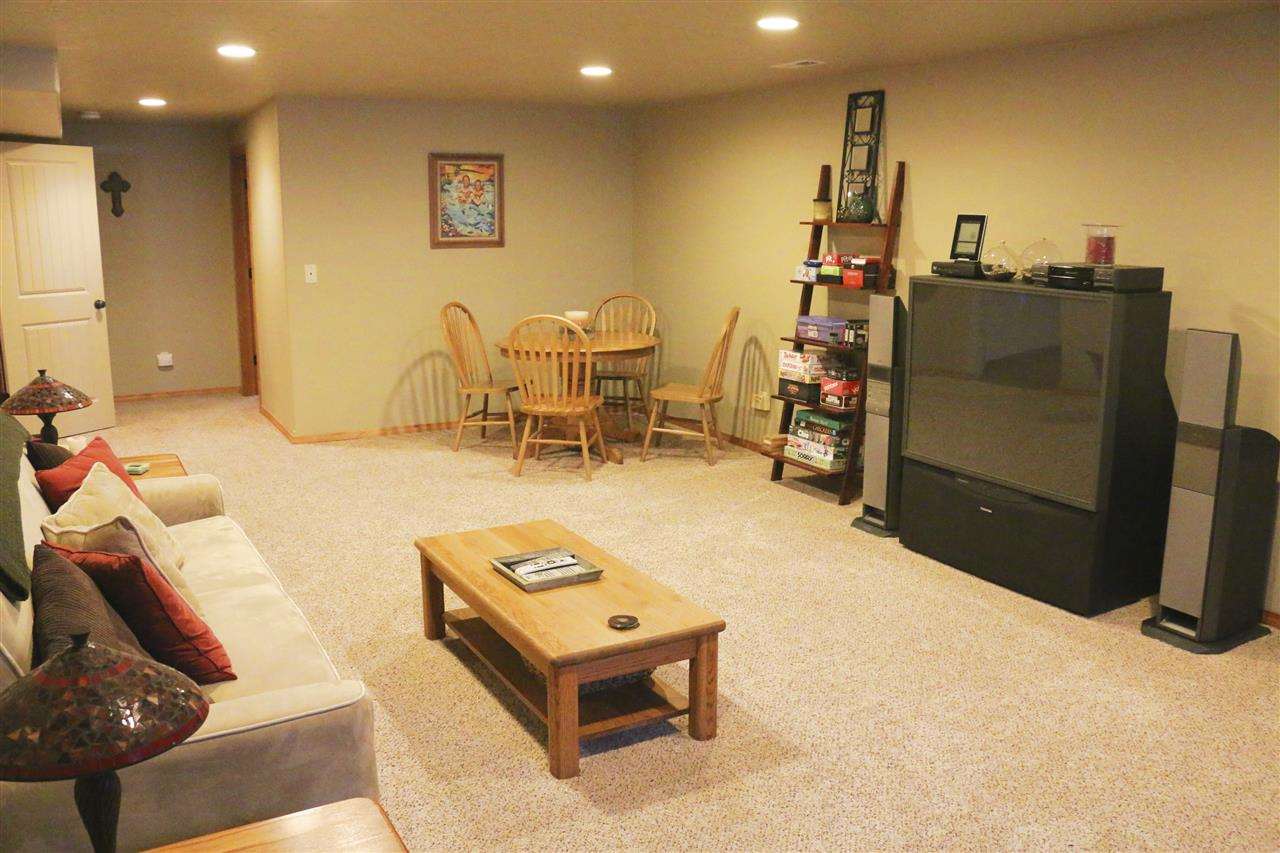 824 E Erickson Ct - Photo 17