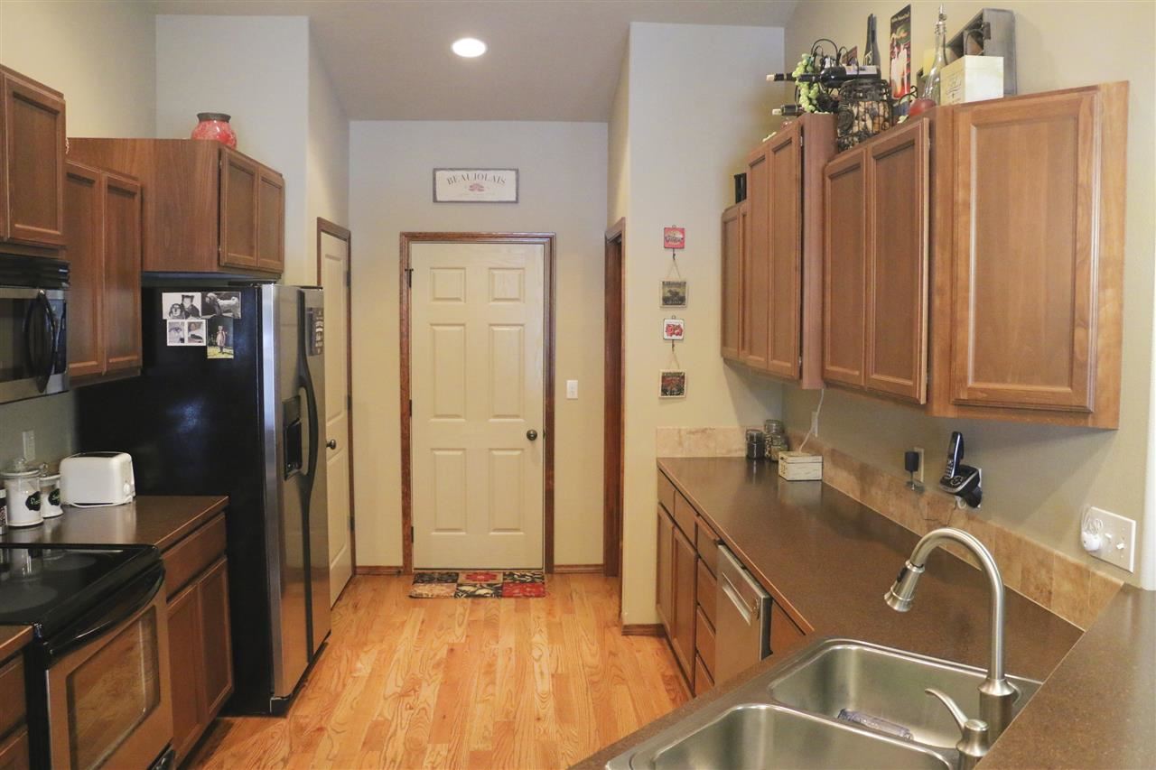 824 E Erickson Ct - Photo 5
