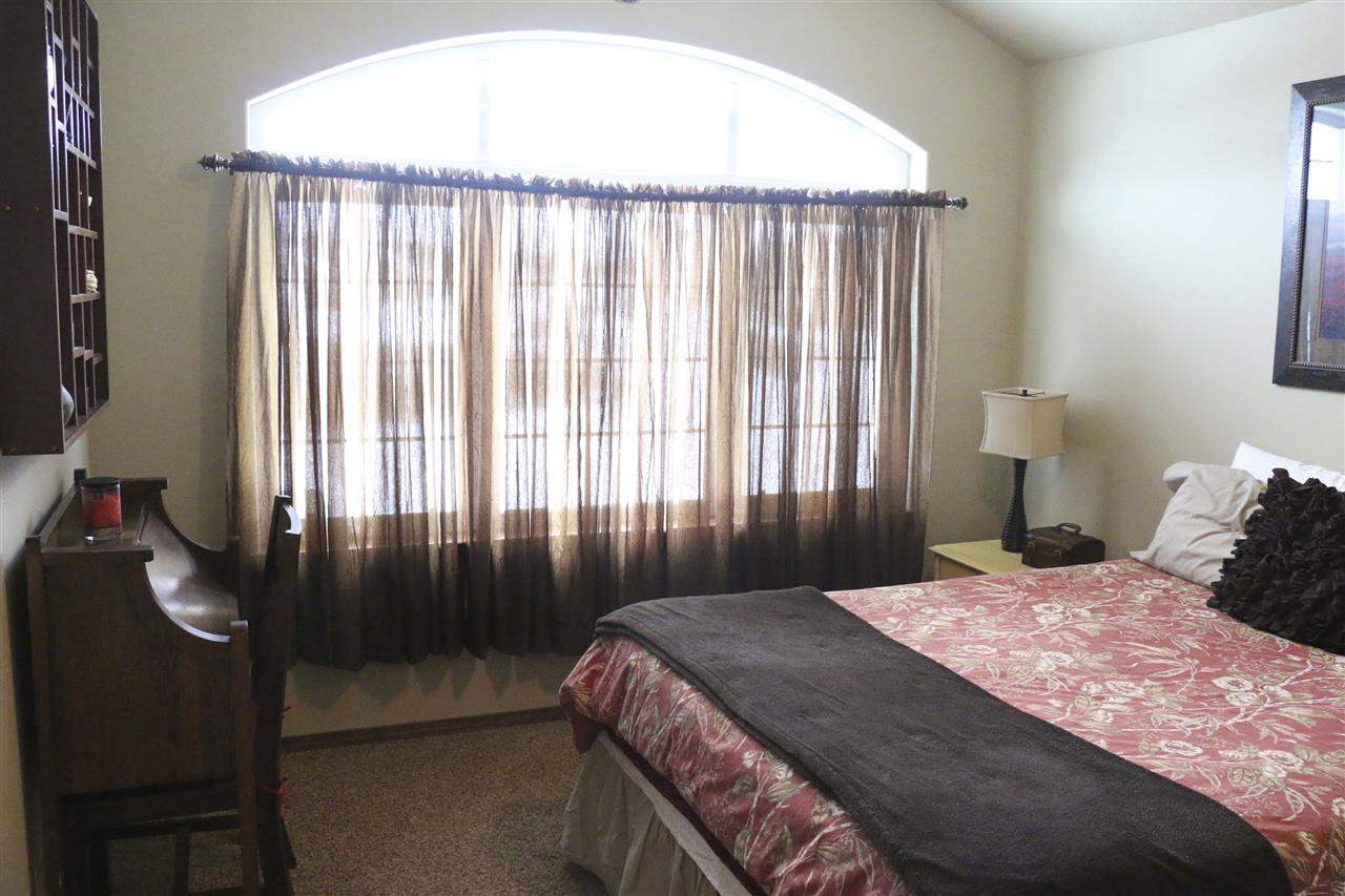 824 E Erickson Ct - Photo 8