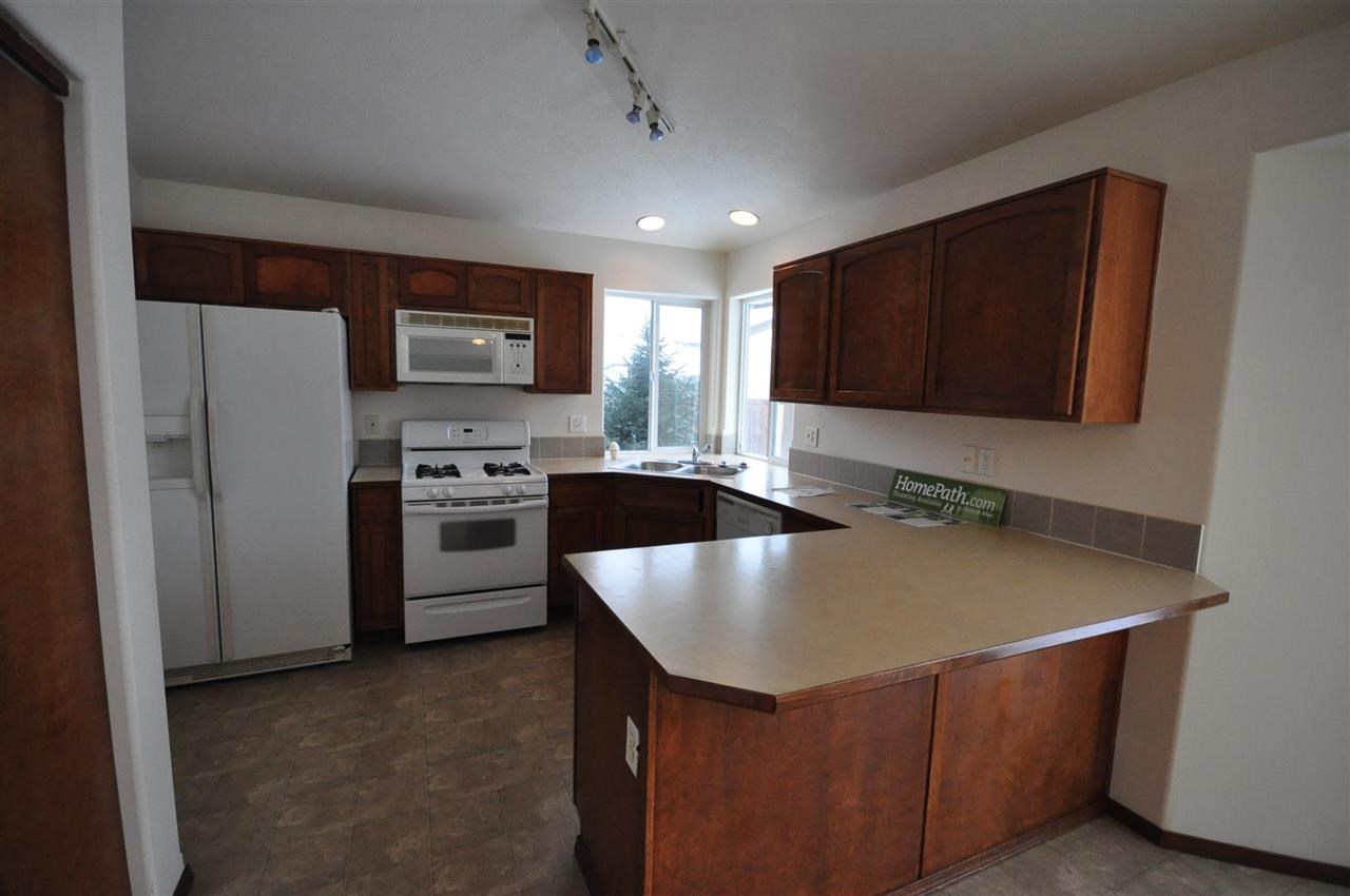 1403 E CLOVER Ave - Photo 4