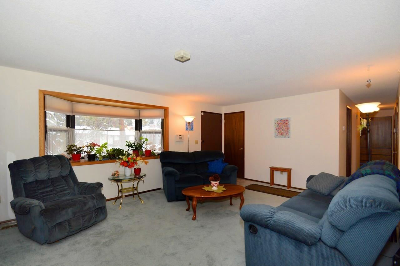 6104 N Cambridge Dr - Photo 3