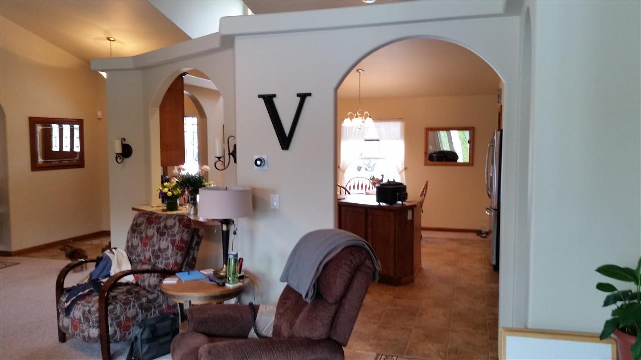 9729 N AUSTIN - Photo 3