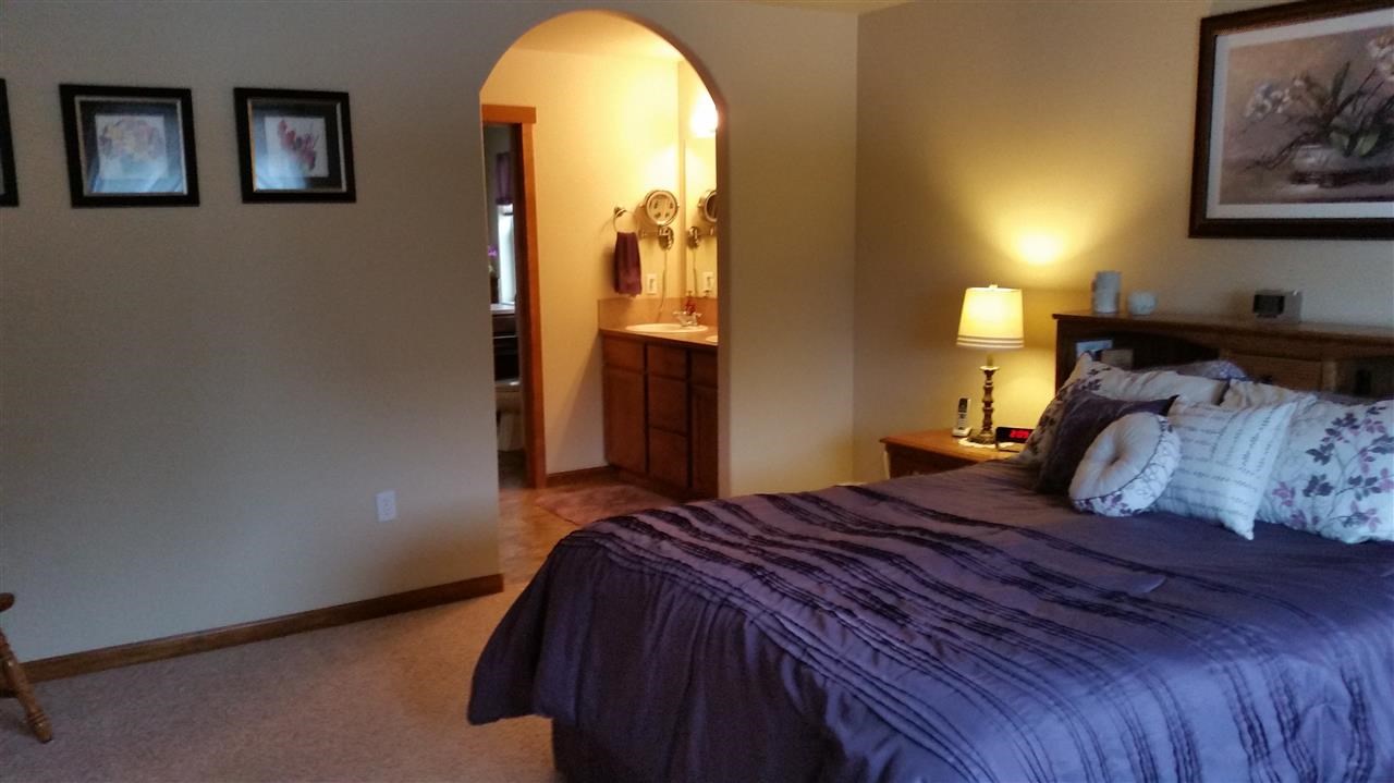 9729 N AUSTIN - Photo 10