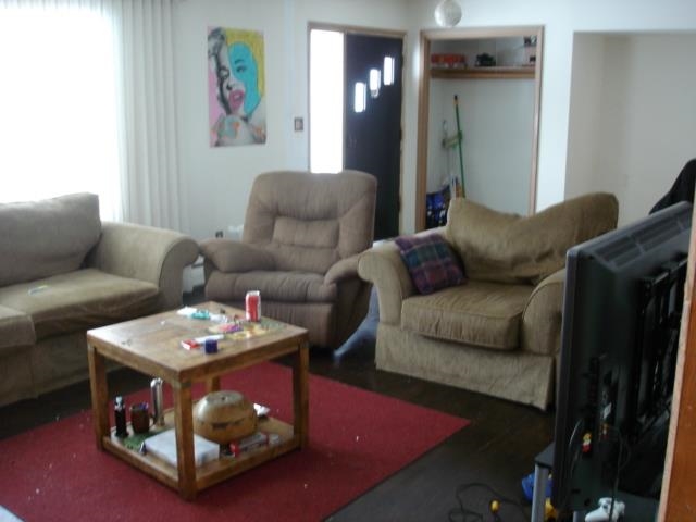 903 W Hawthorne Rd - Photo 2