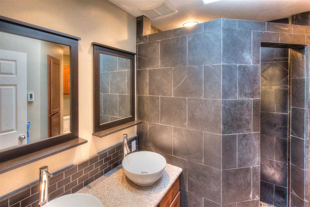3135 E Hills Ct - Photo 12