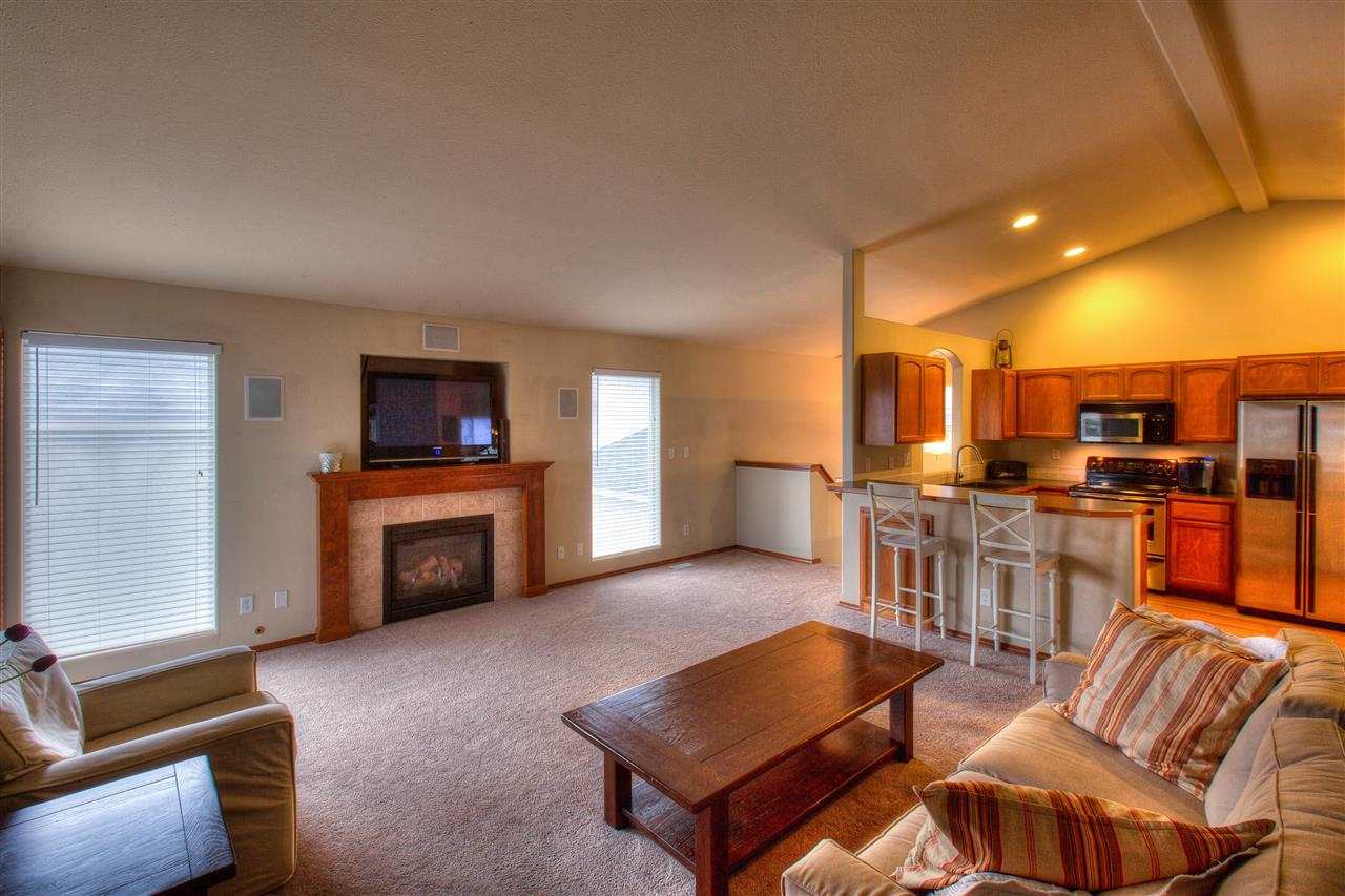 3135 E Hills Ct - Photo 5