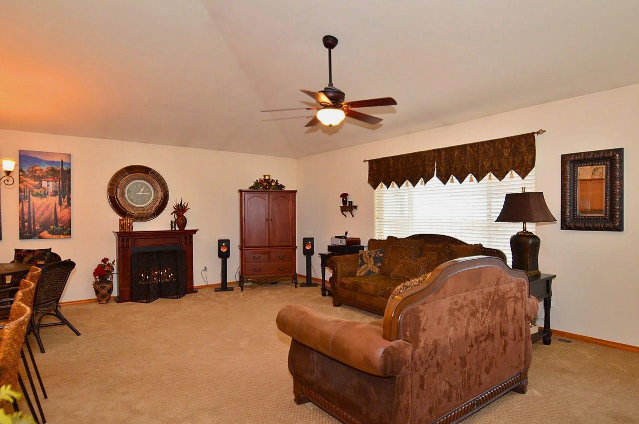 425 S McKee St - Photo 3