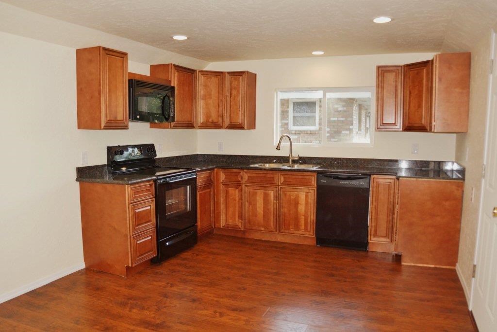 2402 E Central - Photo 3