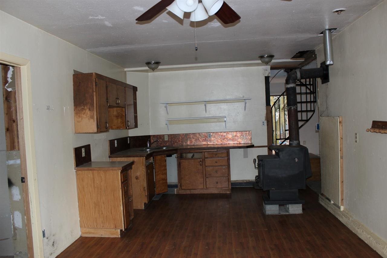 314 W Lee St - Photo 10