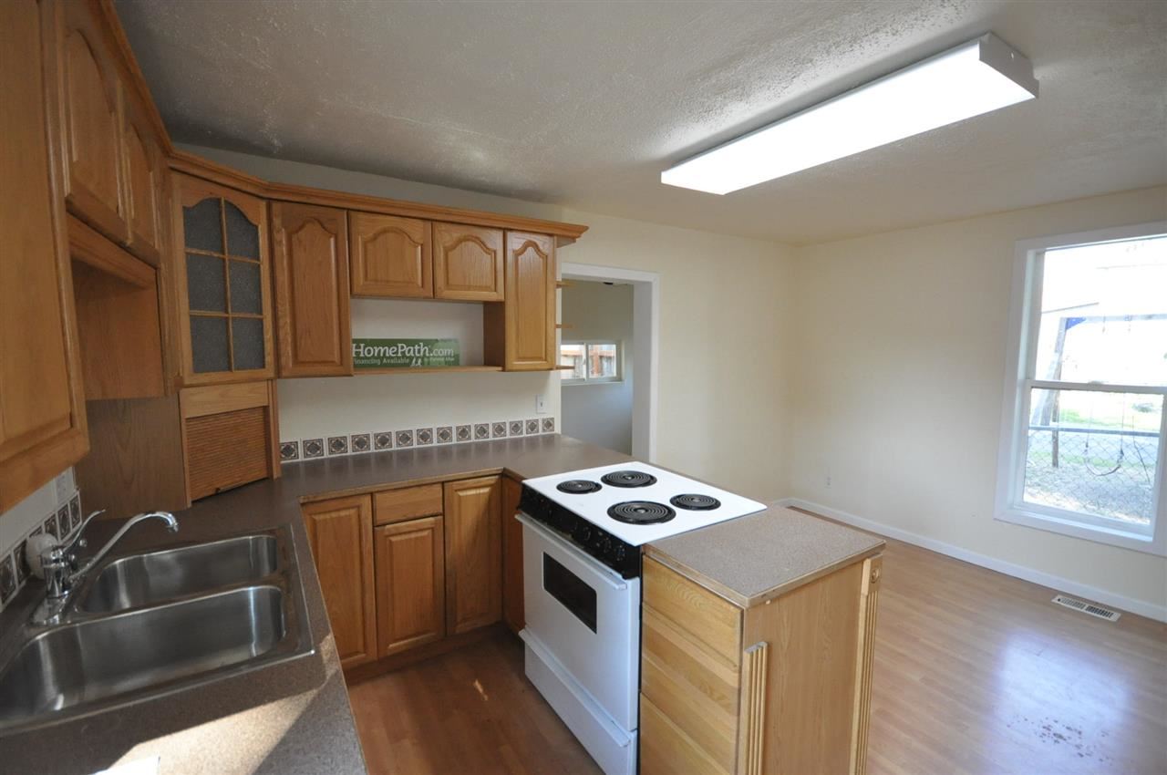 2917 E ROWAN Ave - Photo 5