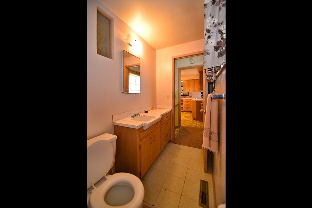 12820 E Mission Ave - Photo 11