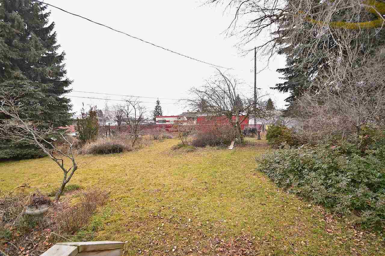 12820 E Mission Ave - Photo 17