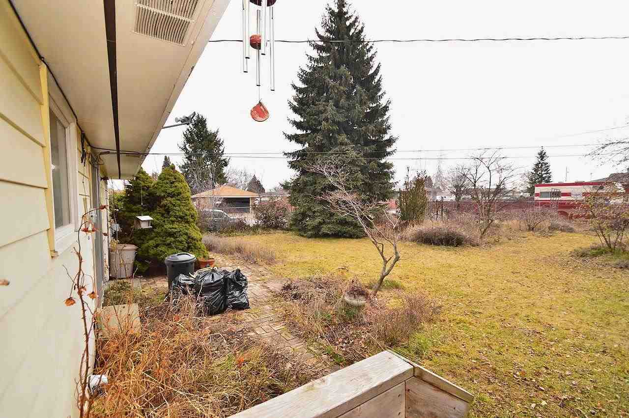 12820 E Mission Ave - Photo 18