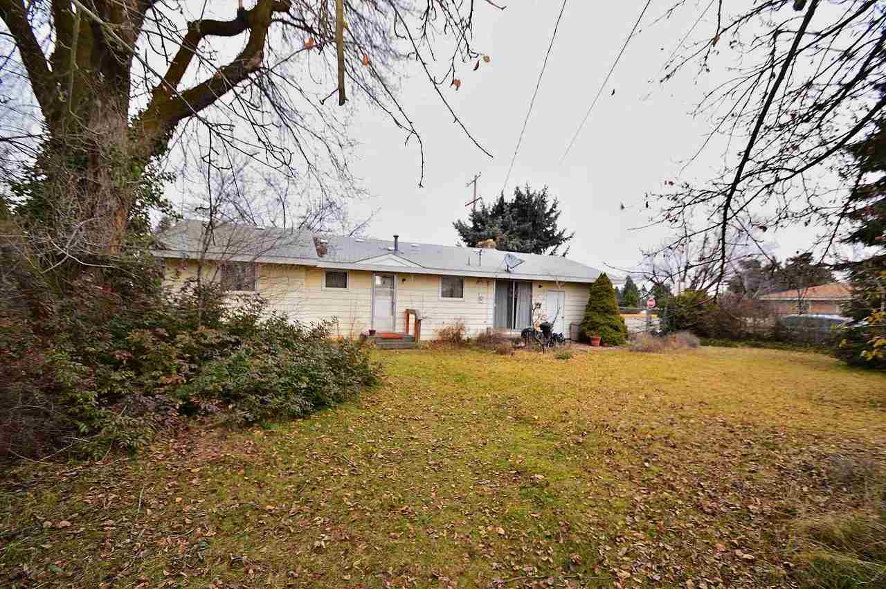 12820 E Mission Ave - Photo 19
