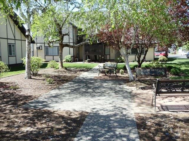 110 E Weile - Photo 3