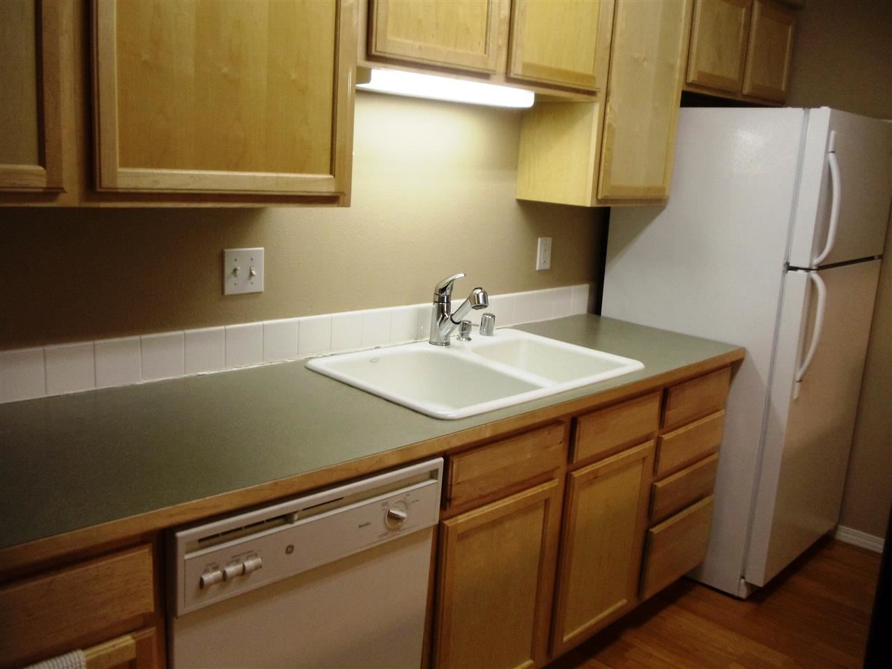 110 E Weile - Photo 8