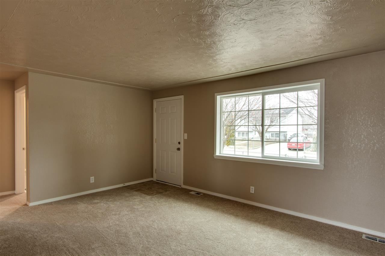 2808 N Lacey St - Photo 6
