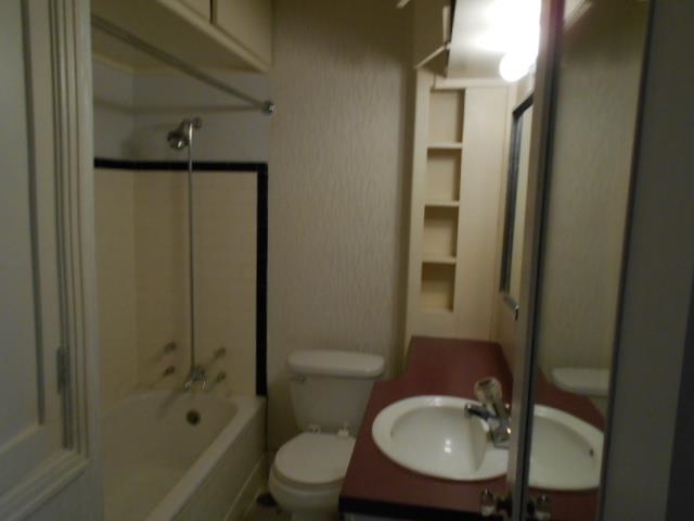 704 W 6TH Ave - Photo 13