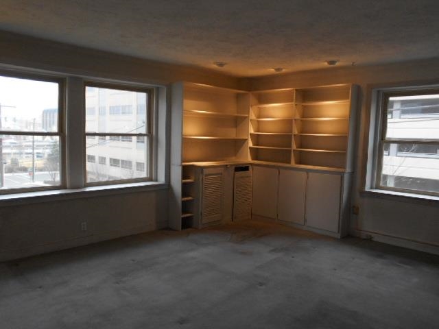 704 W 6TH Ave - Photo 9
