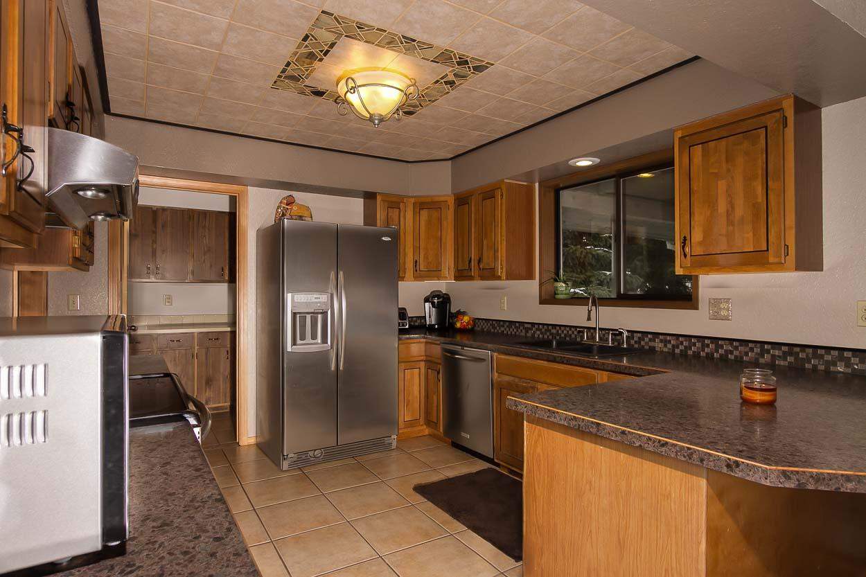 1031 SE Olympic Way - Photo 4