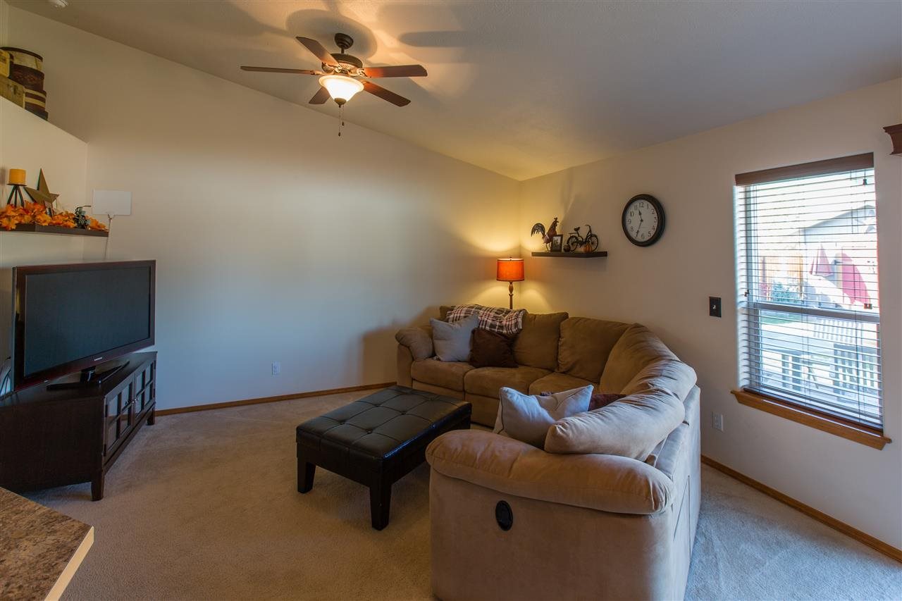 24 S Arties Ln - Photo 4