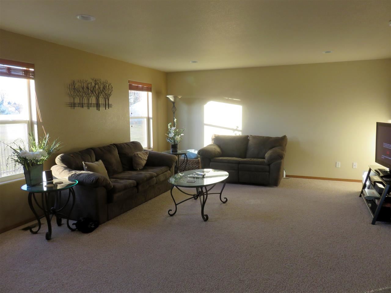 2211 N Eden - Photo 3