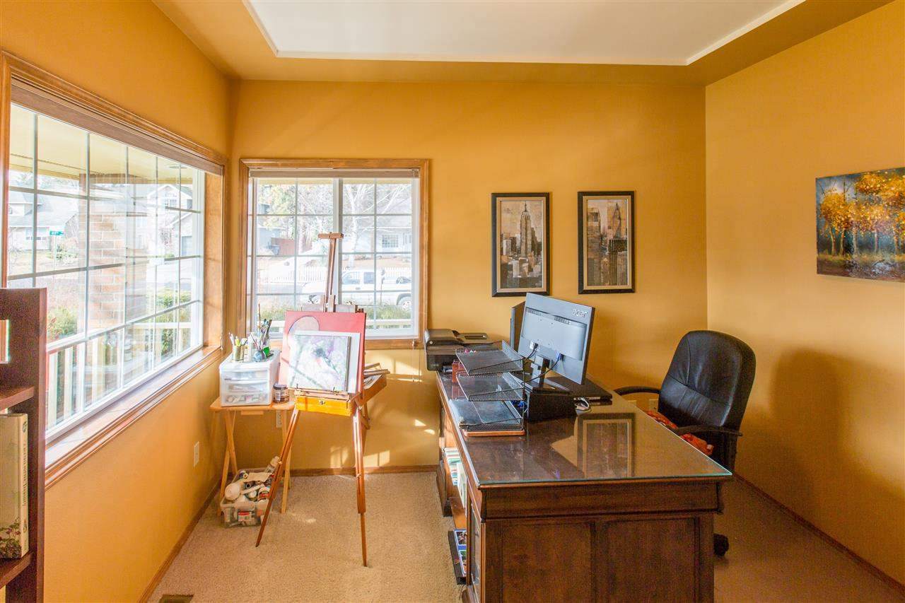 3703 E 49th Ave - Photo 3