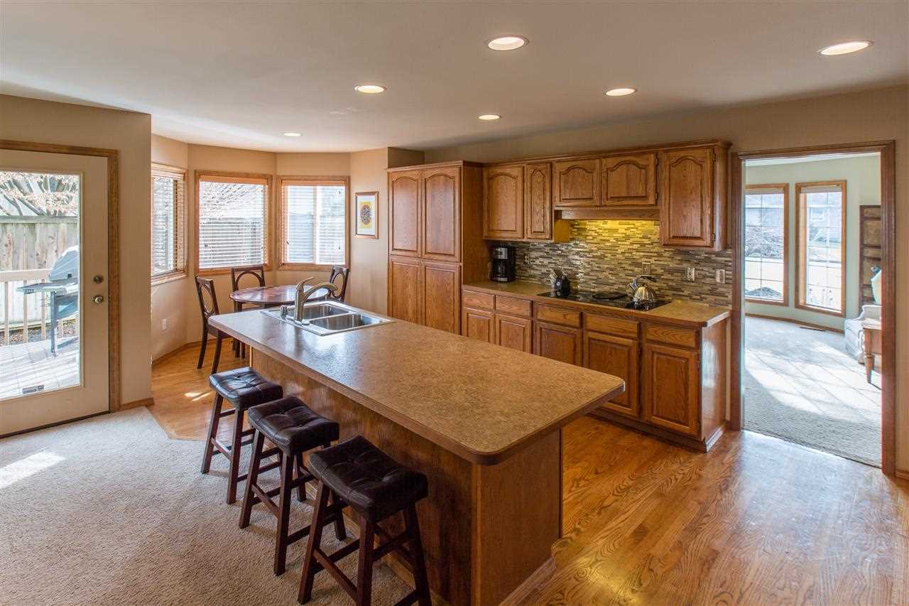 3703 E 49th Ave - Photo 8