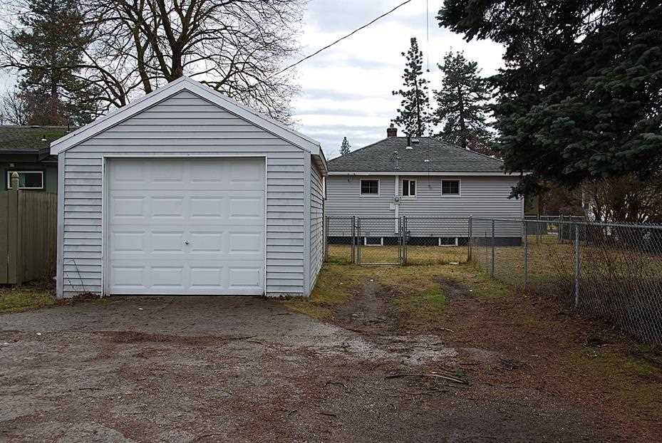 2334 W Kiernan Ave - Photo 19