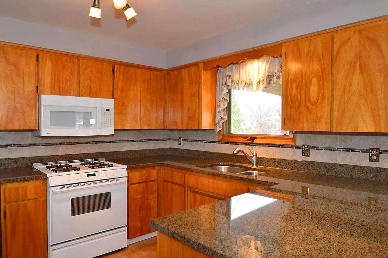 1904 N Bessie Rd - Photo 4
