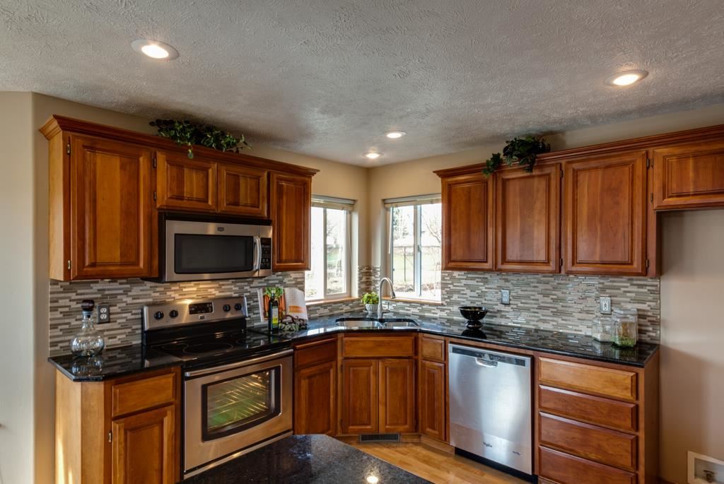 2410 S Sumner Ln - Photo 5