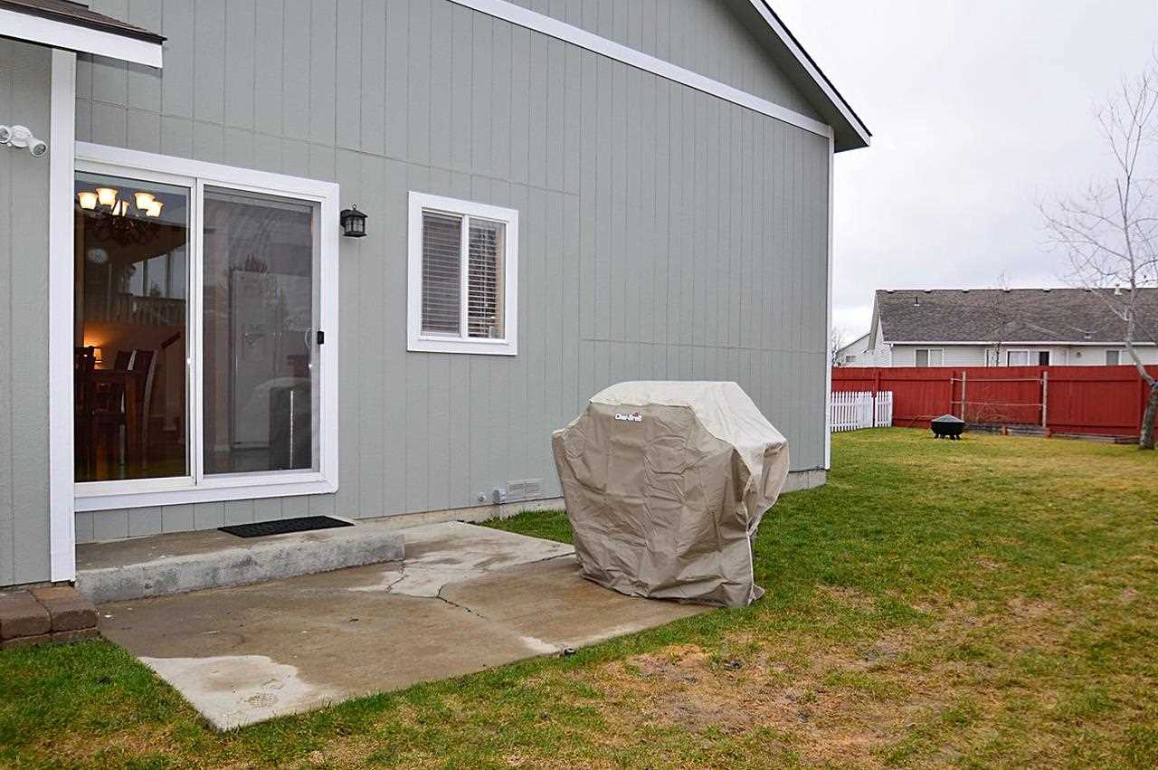 1930 N HODGES Ln - Photo 17