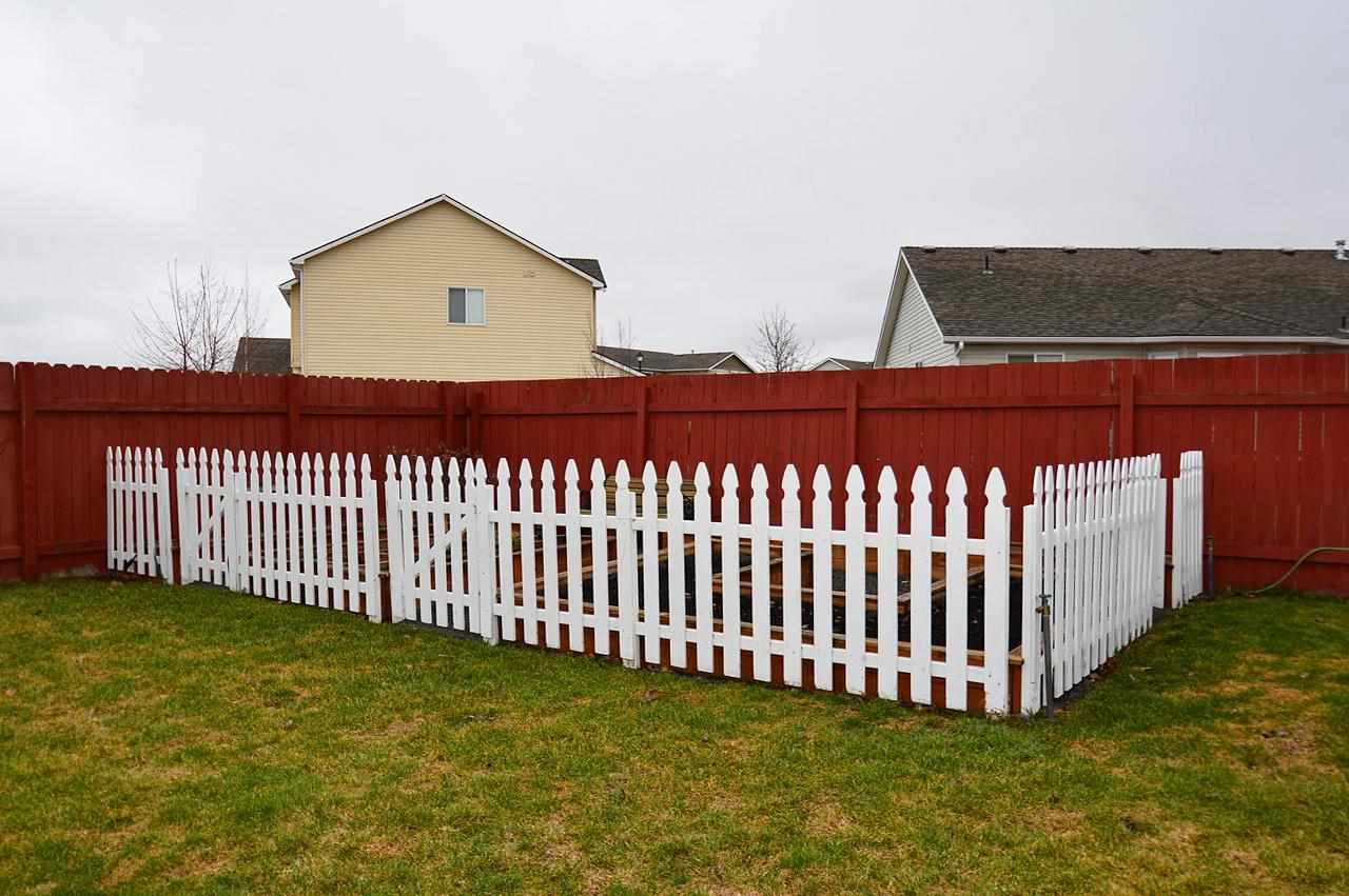 1930 N HODGES Ln - Photo 18