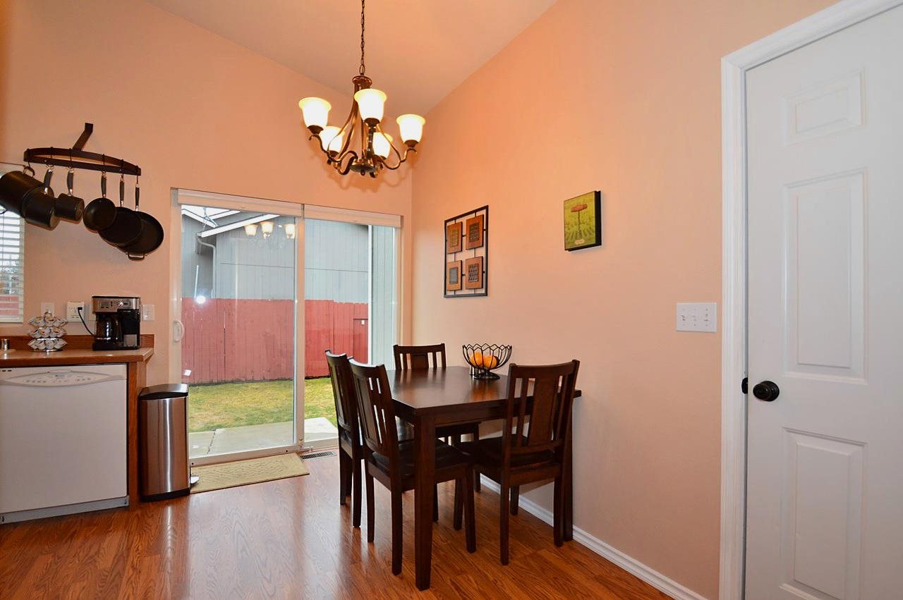 1930 N HODGES Ln - Photo 5