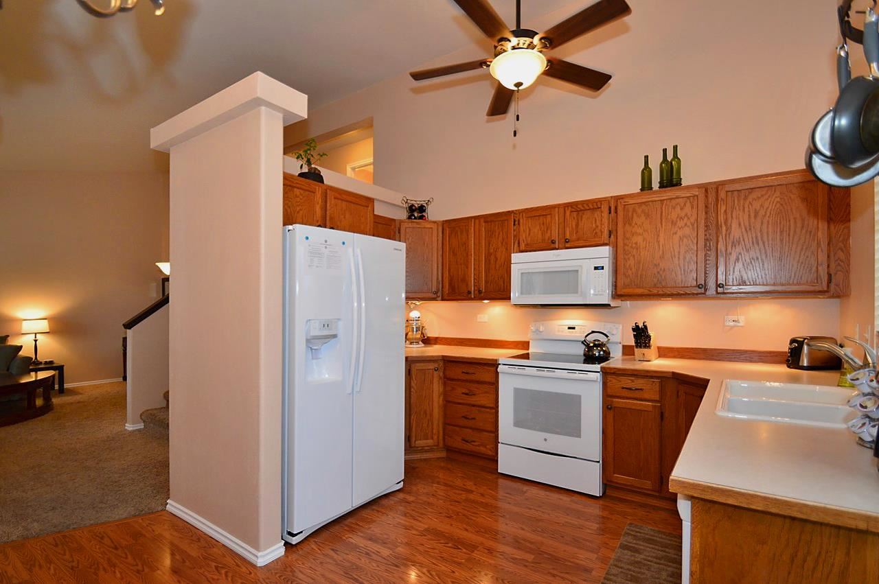 1930 N HODGES Ln - Photo 8