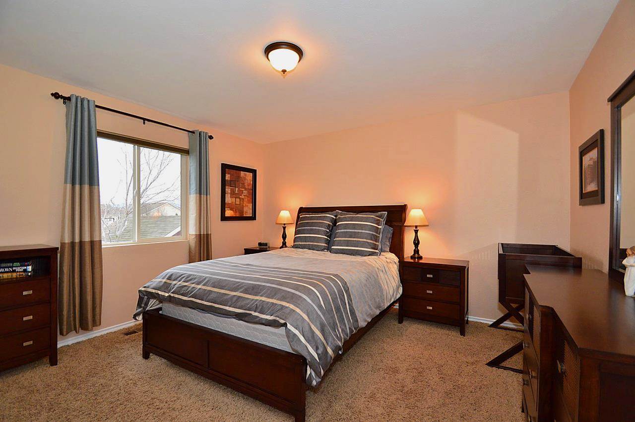 1930 N HODGES Ln - Photo 10
