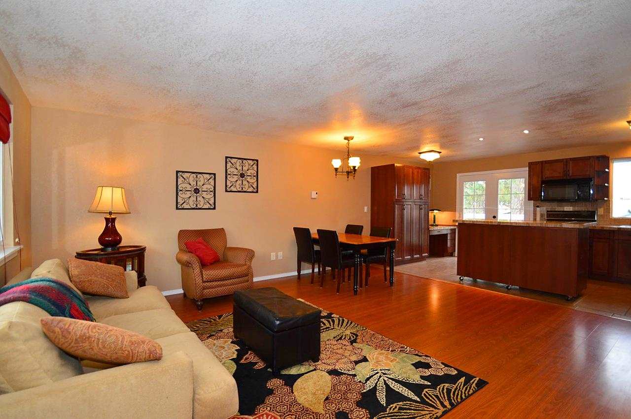3221 E 24th Ave - Photo 3