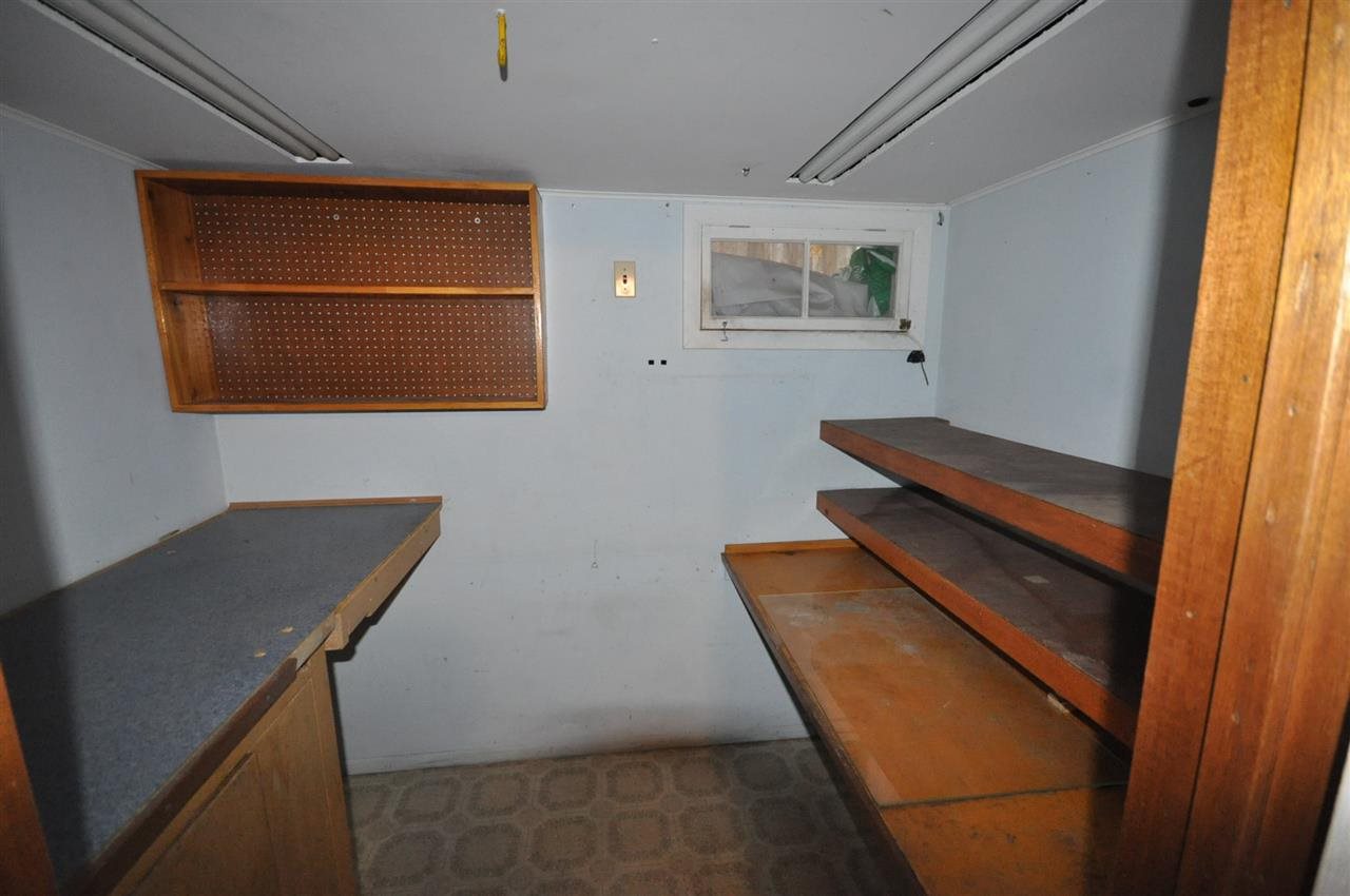 911 E QUEEN Ave - Photo 11