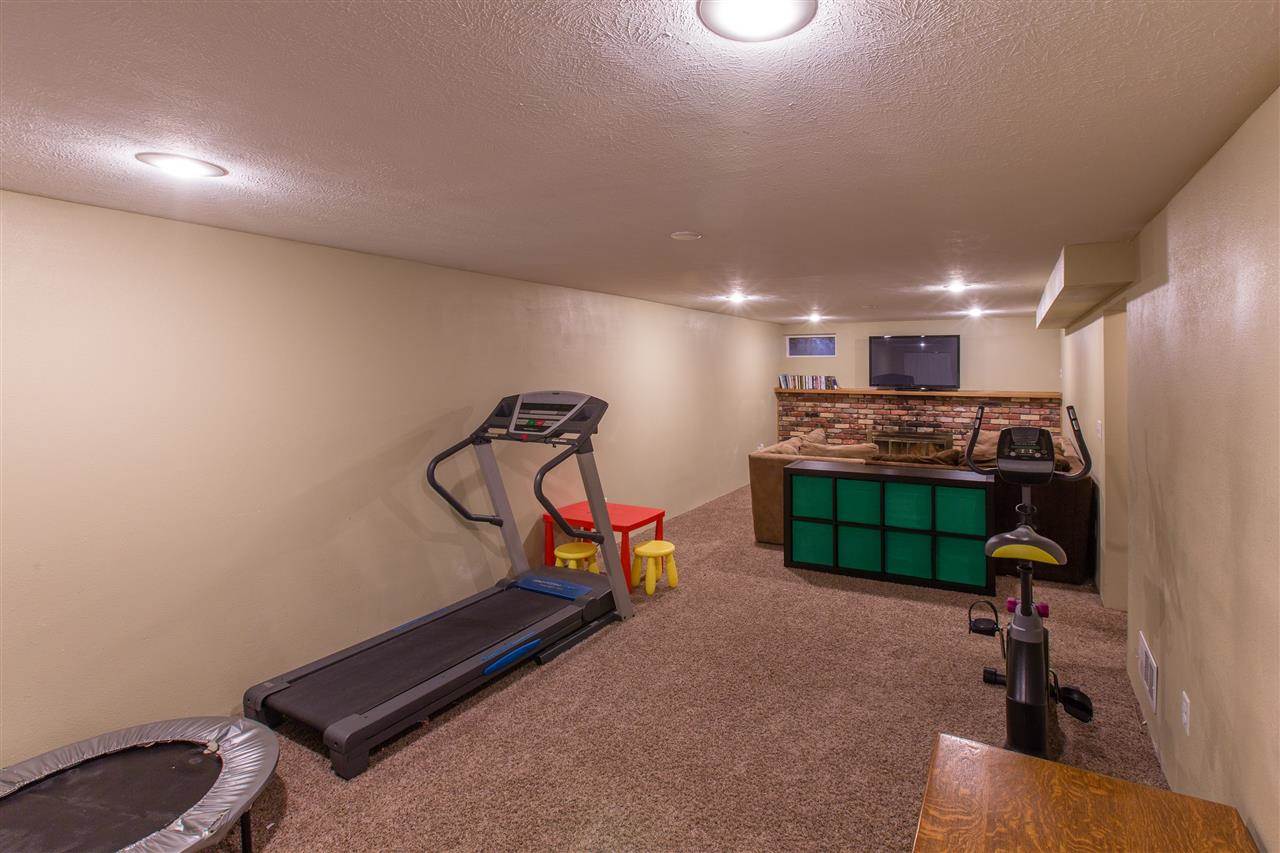 13204 E 11th Ave - Photo 15