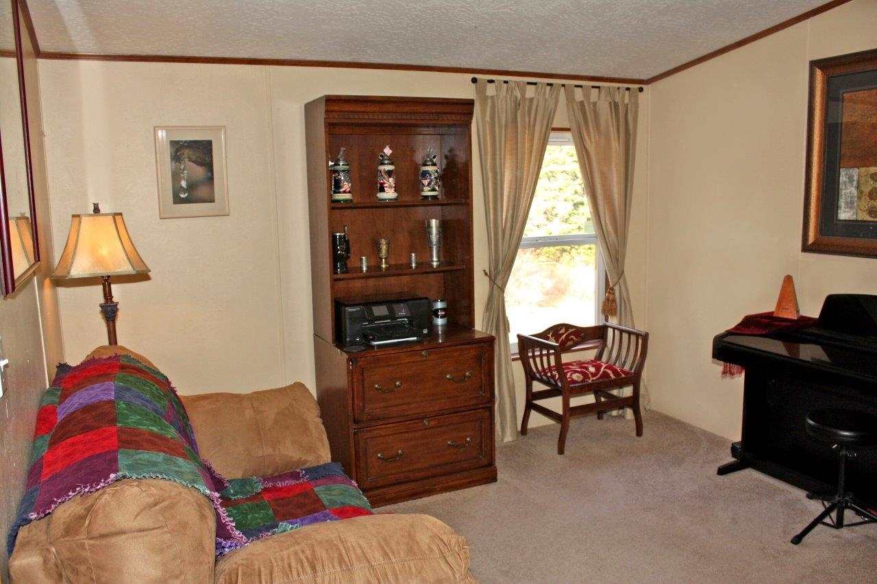 15719 N Koth Rd - Photo 9