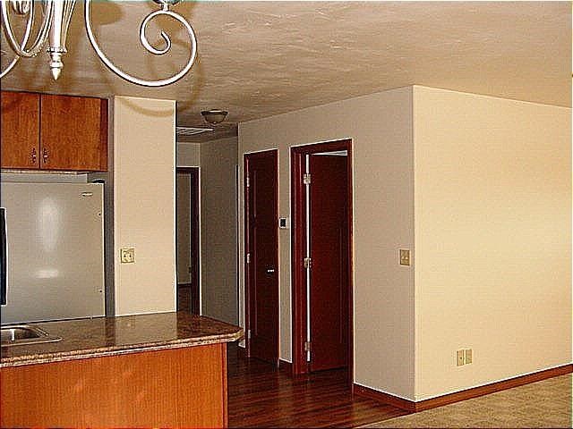 700 W 1st St - Photo 9